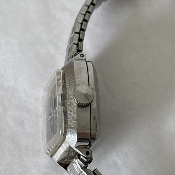 Vintage Seiko Women’s Watch 2205-3009 Hi-Beat Automatic 17J Dainty Bracelet main image 9
